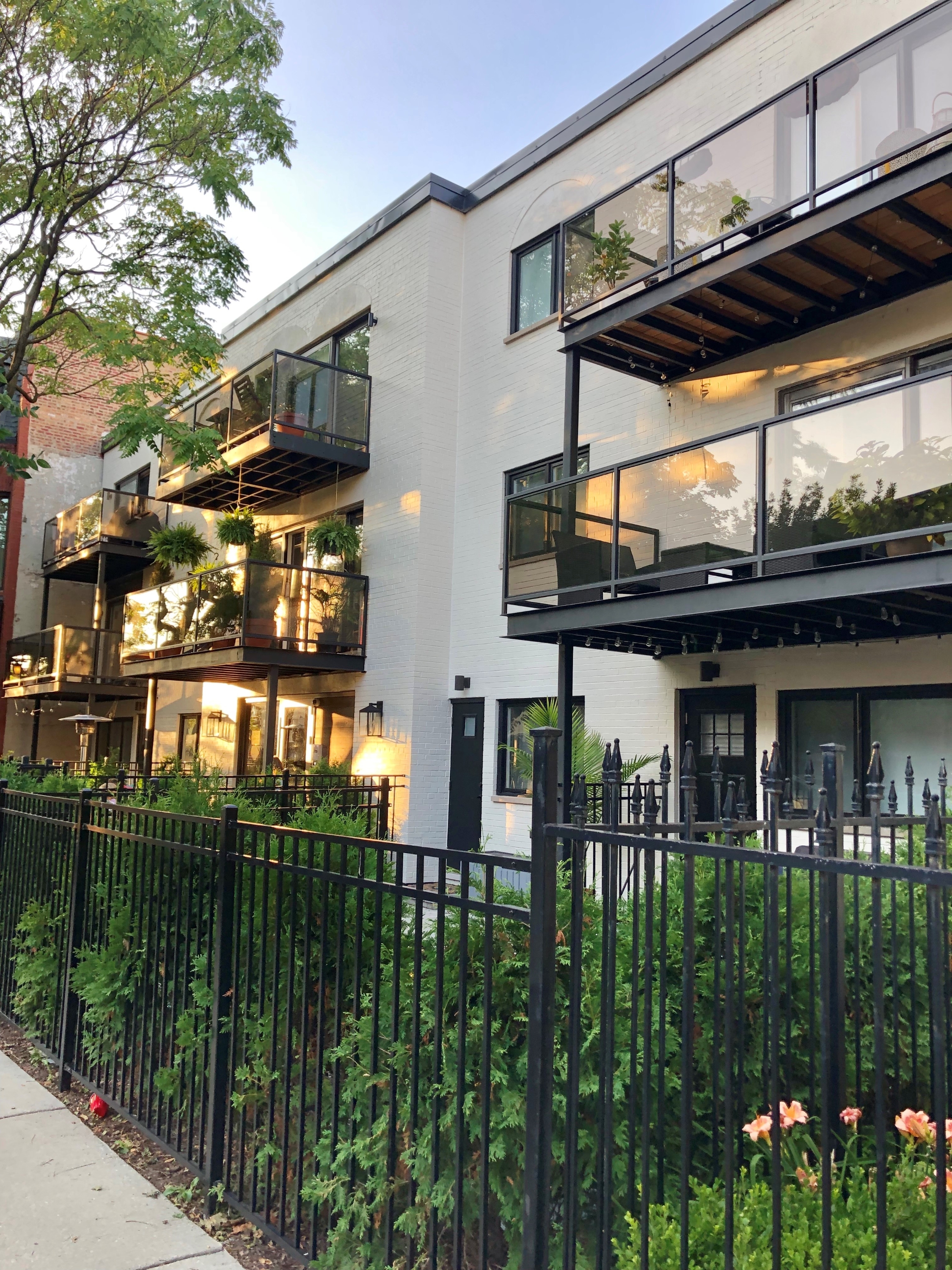 1955 North Lincoln Avenue - 3E