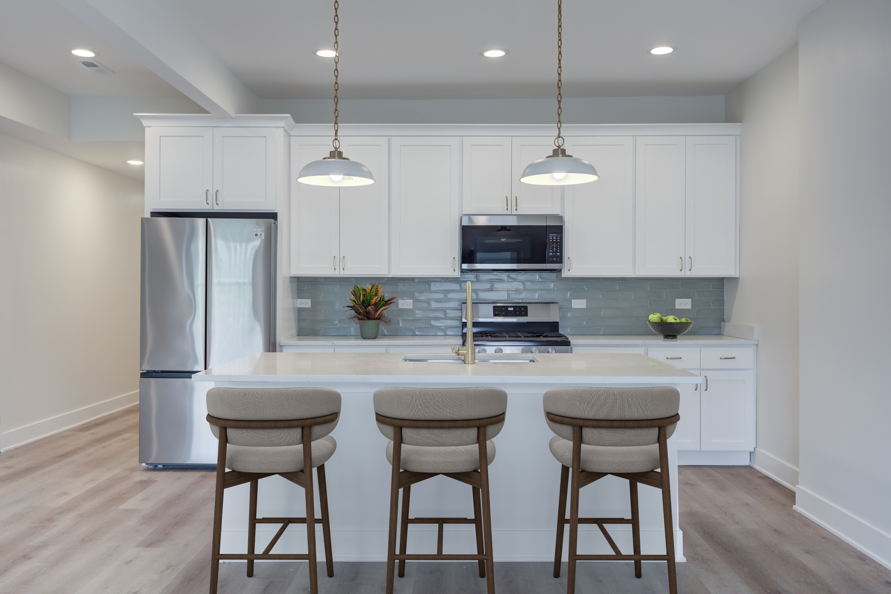 829 West Montrose Avenue - 829-1